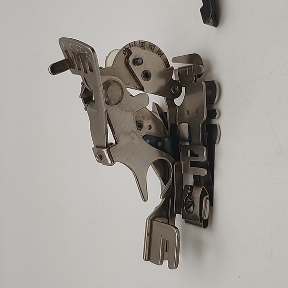 Greist Ruffler Sewing Machine Pressure Foot - Picture 3 of 5